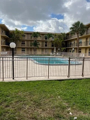 $1,775 | 241 South Royal Poinciana Boulevard, Unit 117, Miami Springs, FL 33166