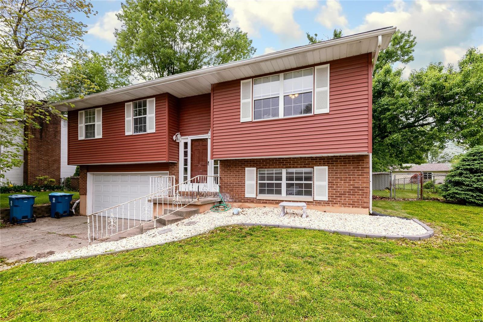 410 Riggin Road Troy, IL 62294 - Photo 1 of 17