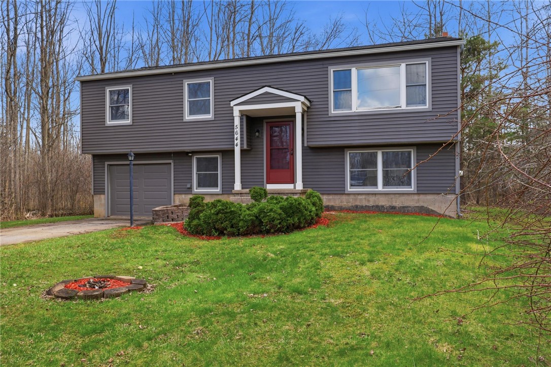 5644 Van Cruyningham Road Williamson, NY 14589 - Photo 3 of 30