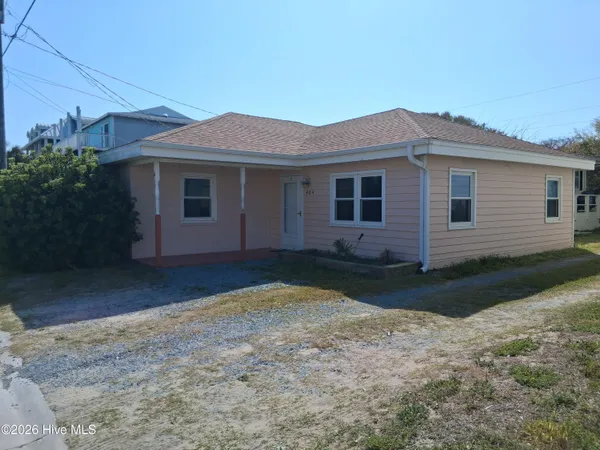 $1,525 | 404 Fort Fisher Boulevard South, Unit A, Kure Beach, NC 28449