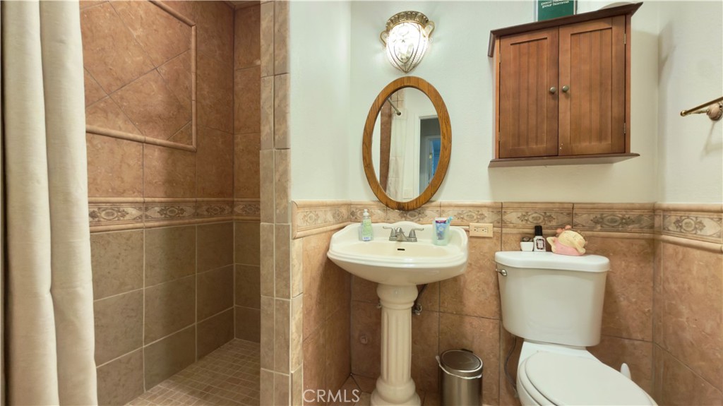 1011 Shadow San Fernando, CA 91340 - Photo 22 of 35 office - enhanced