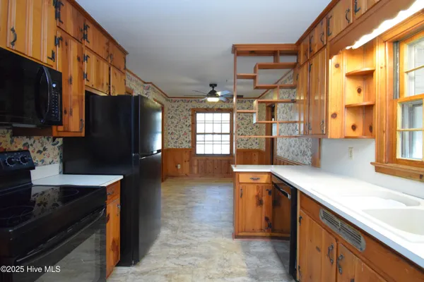 $1,550 | 482 Snow Hill Street, Ayden, NC 28513