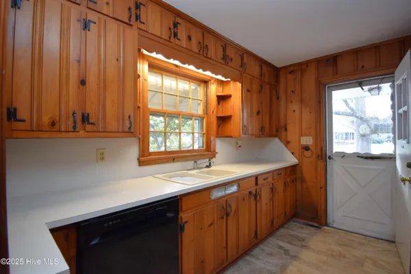$1,550 | 482 Snow Hill Street, Ayden, NC 28513