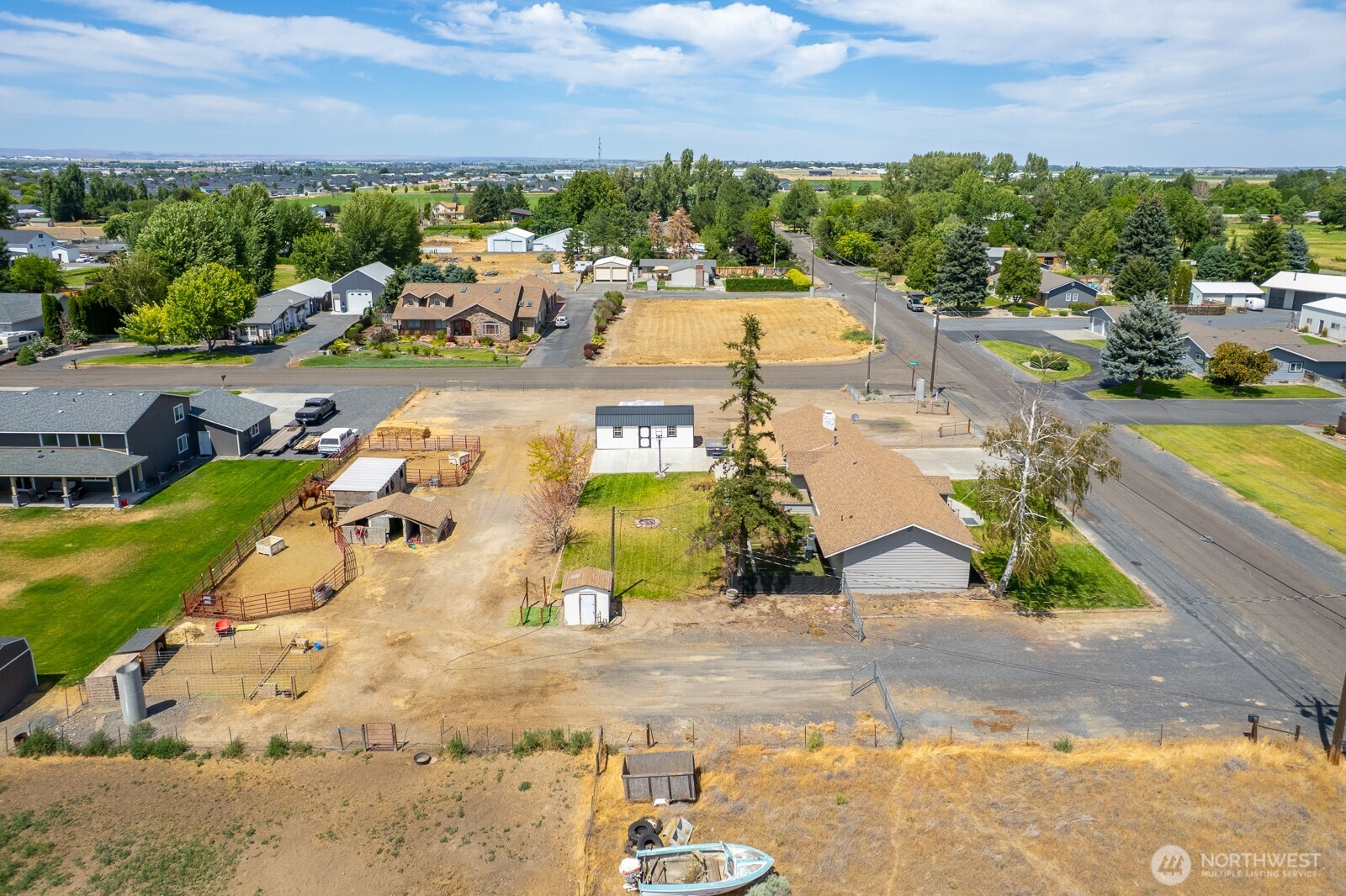 2096 Hamilton Road Northeast Moses Lake, WA 98837 - Photo 13 of 38