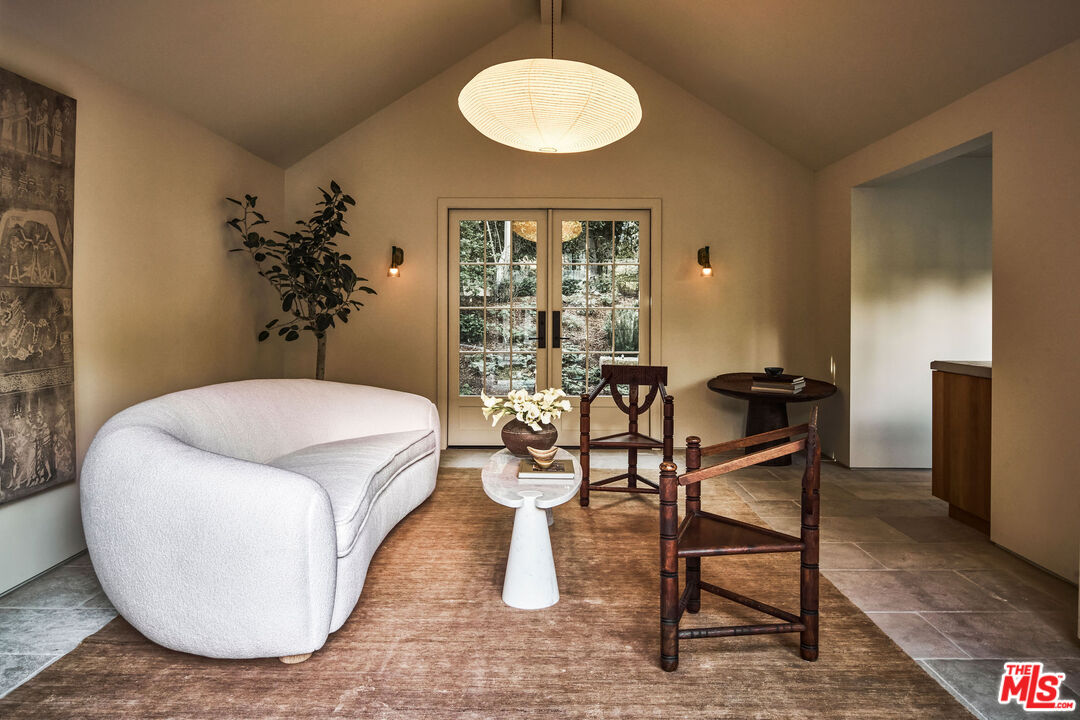 2027 Laughlin Park Drive Los Angeles, CA 90027 - Photo 19 of 25