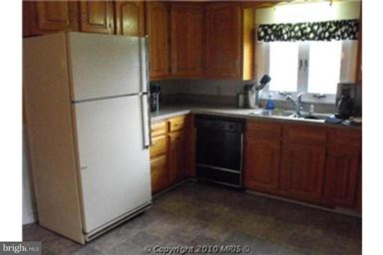 2211 Vineyard Road Falling Waters, WV 25419 - Photo 10 of 17 Kitchen