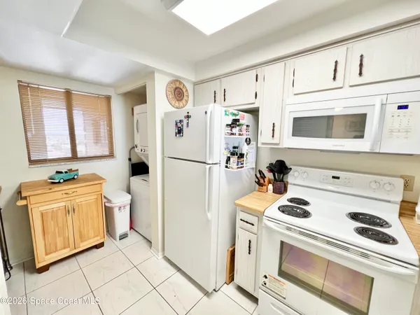 $1,900 | 3060 North Atlantic Avenue, Unit 702, Cocoa Beach, FL 32931