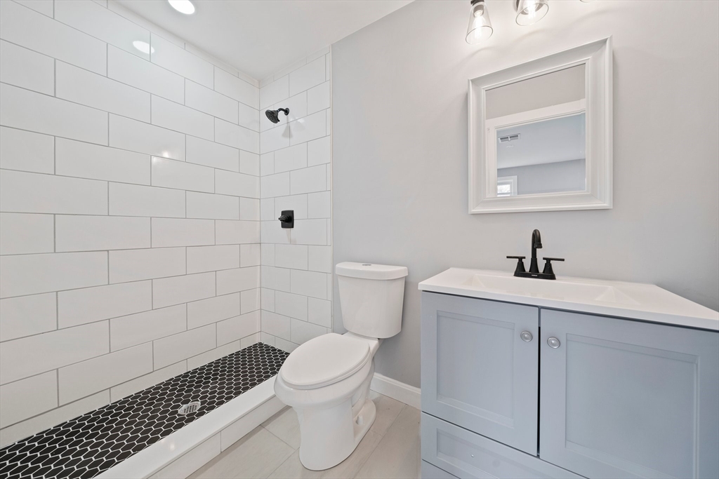 13 Broadway, Unit 2 Raynham, MA 02767 - Photo 24 of 33