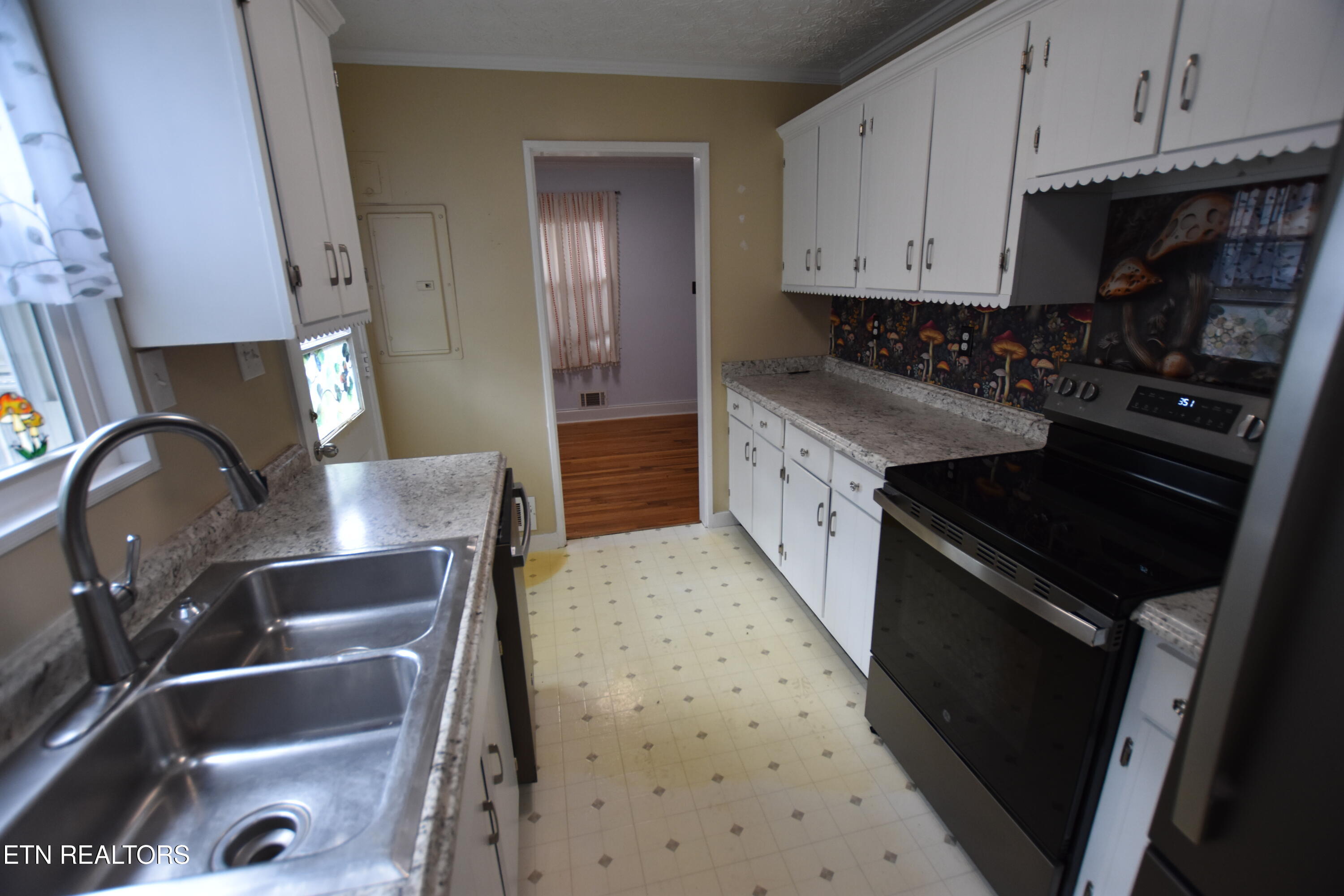127 Amherst Lane Oak Ridge, TN 37830 - Photo 13 of 20 DSC_0147