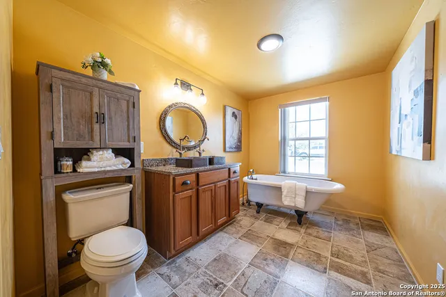 $1,200,000 | 6415 Old Harper Road, Fredericksburg, TX 78624