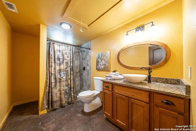 $1,200,000 | 6415 Old Harper Road, Fredericksburg, TX 78624