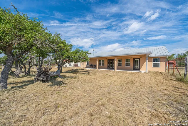 $1,200,000 | 6415 Old Harper Road, Fredericksburg, TX 78624