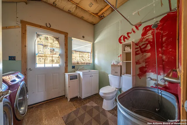 $1,200,000 | 6415 Old Harper Road, Fredericksburg, TX 78624