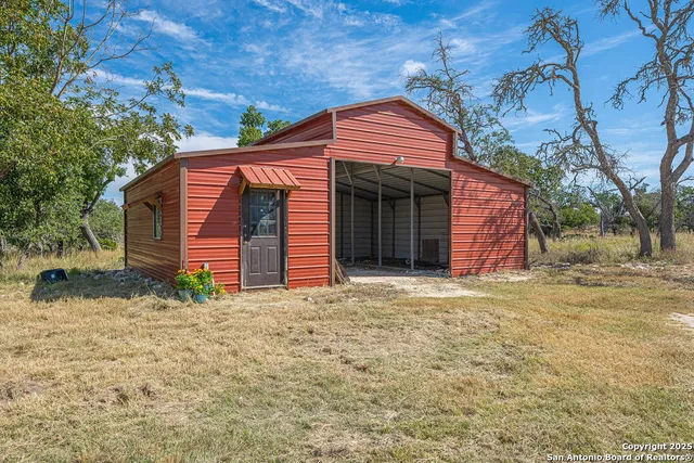 $1,200,000 | 6415 Old Harper Road, Fredericksburg, TX 78624