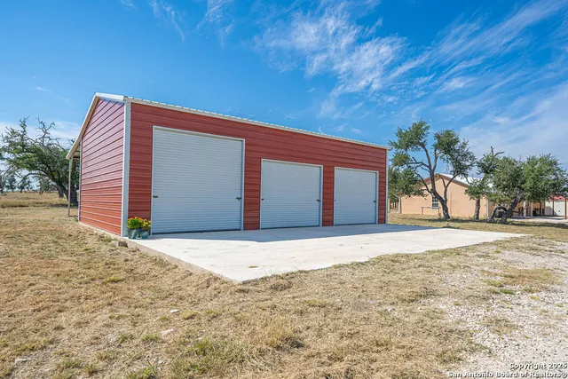 $1,200,000 | 6415 Old Harper Road, Fredericksburg, TX 78624