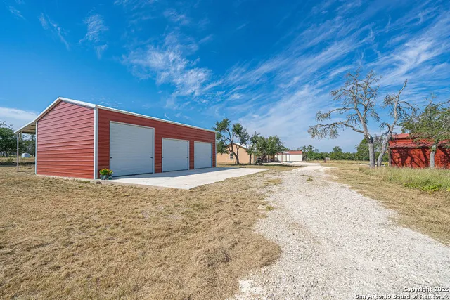 $1,200,000 | 6415 Old Harper Road, Fredericksburg, TX 78624