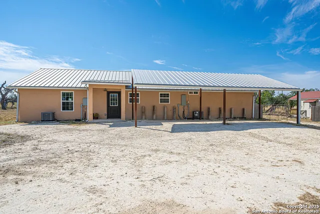 $1,200,000 | 6415 Old Harper Road, Fredericksburg, TX 78624