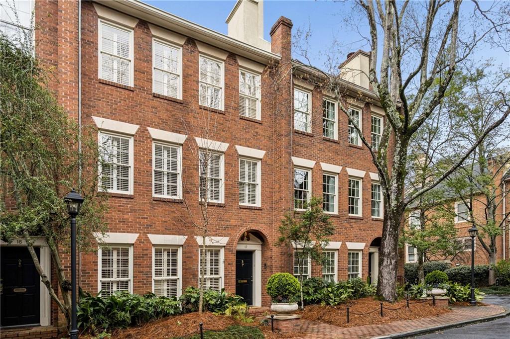 17 Muscogee Way Northwest Atlanta, GA 30305 - Photo 37 of 40 a front view of a multi story building