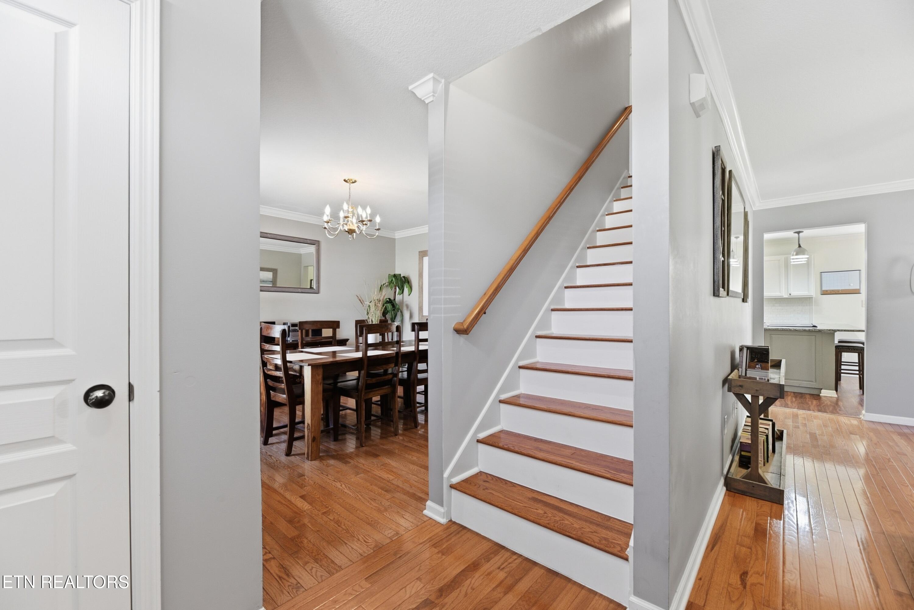 952 Station View Road Knoxville, TN 37919 - Photo 4 of 40 FOYER