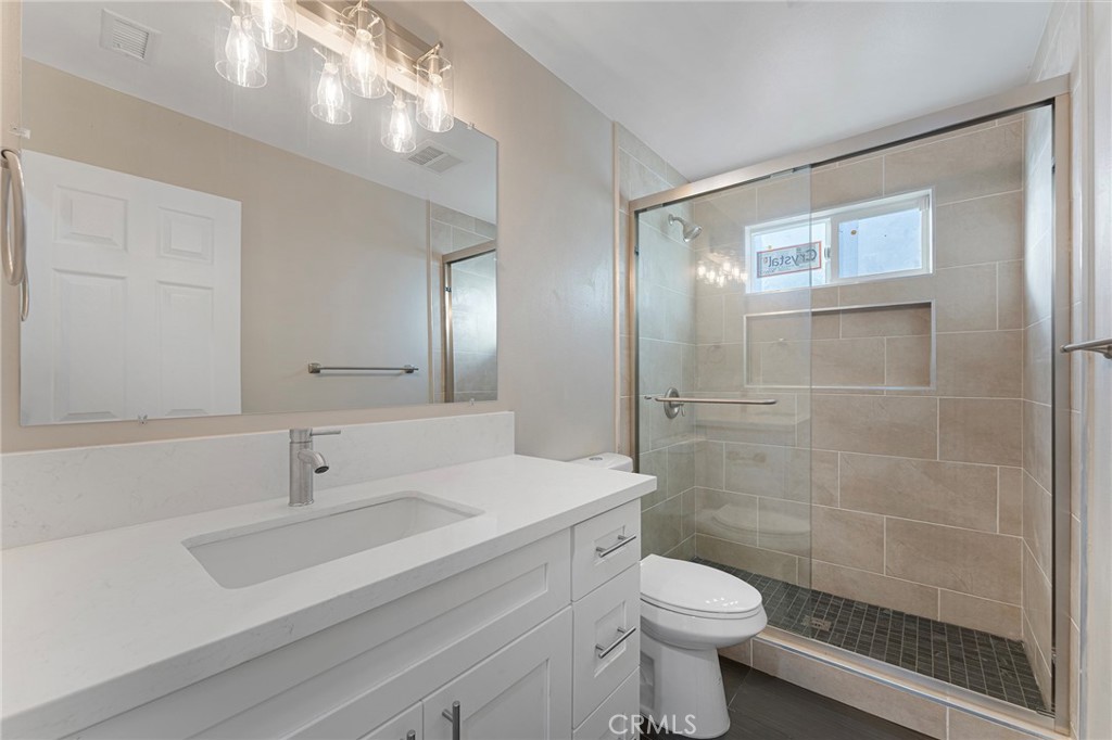 805 South 10th Street Montebello, CA 90640 - Photo 24 of 29 Bathroom #2