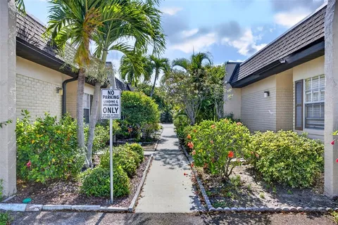 $125,000 | 6300 South Pointe Boulevard, Unit 327, Fort Myers, FL 33919
