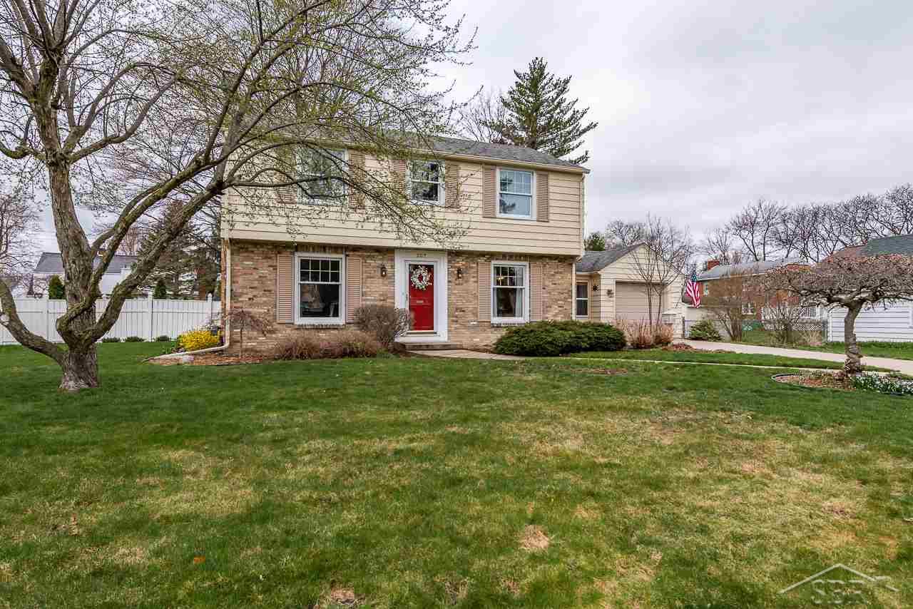 207 Pendleton Street Bay City, MI 48708 - Photo 2 of 23 31380437-1.JPG