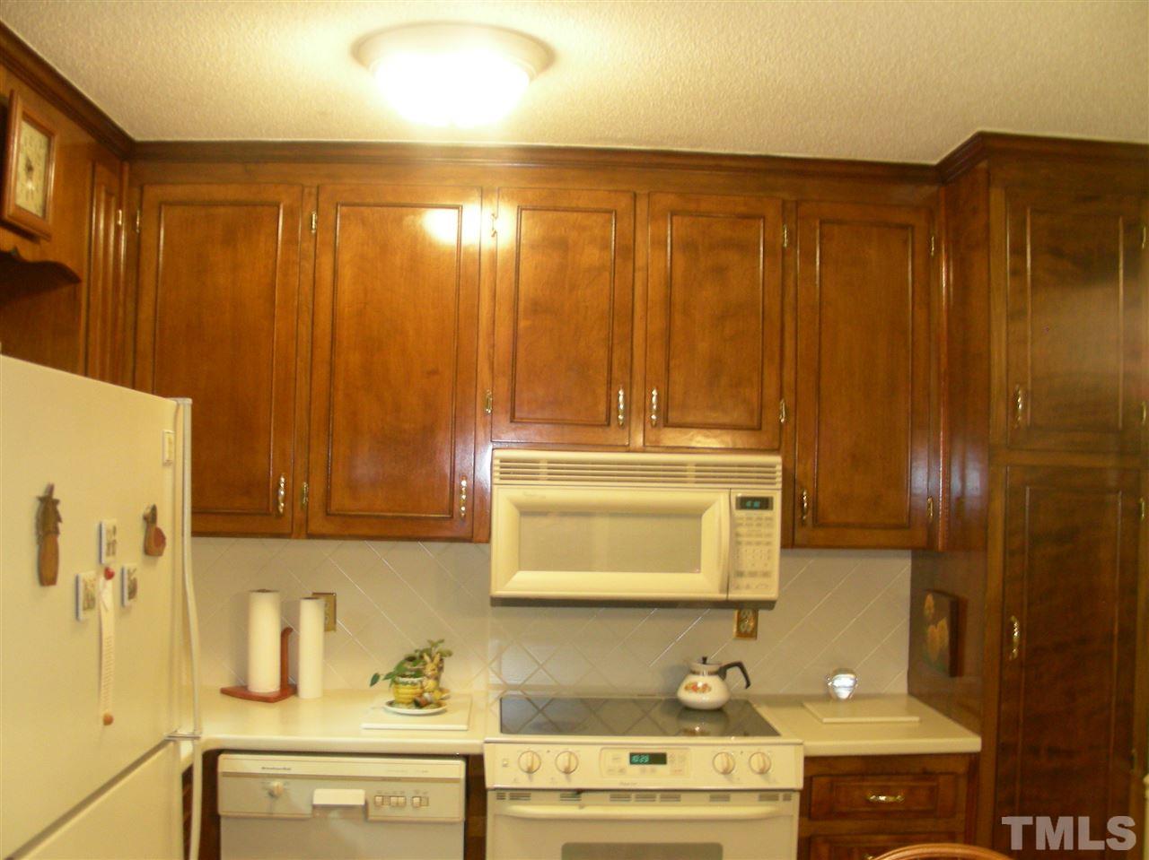 606 Southeast Maynard Road Cary, NC 27511 - Photo 5 of 16 Gallery Image 5