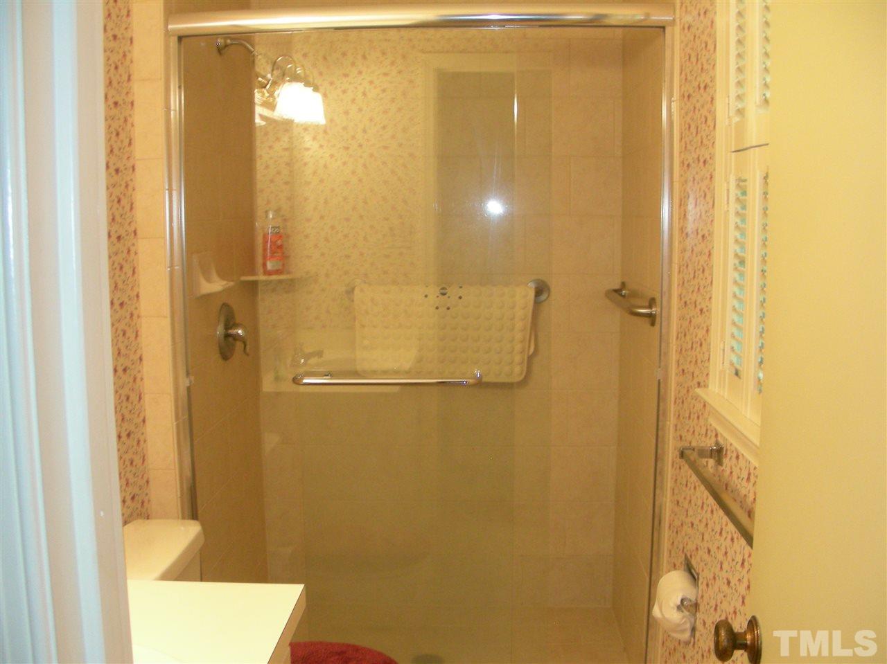 606 Southeast Maynard Road Cary, NC 27511 - Photo 9 of 16 Gallery Image 9