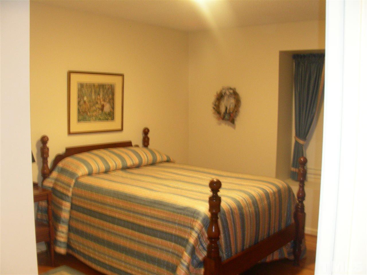 606 Southeast Maynard Road Cary, NC 27511 - Photo 10 of 16 Gallery Image 10