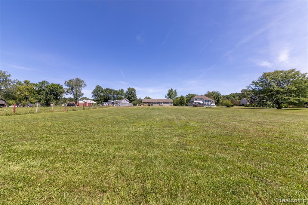 27750 Bell Road New Boston, MI 48164 - Photo 19 of 22 Gallery Image 19