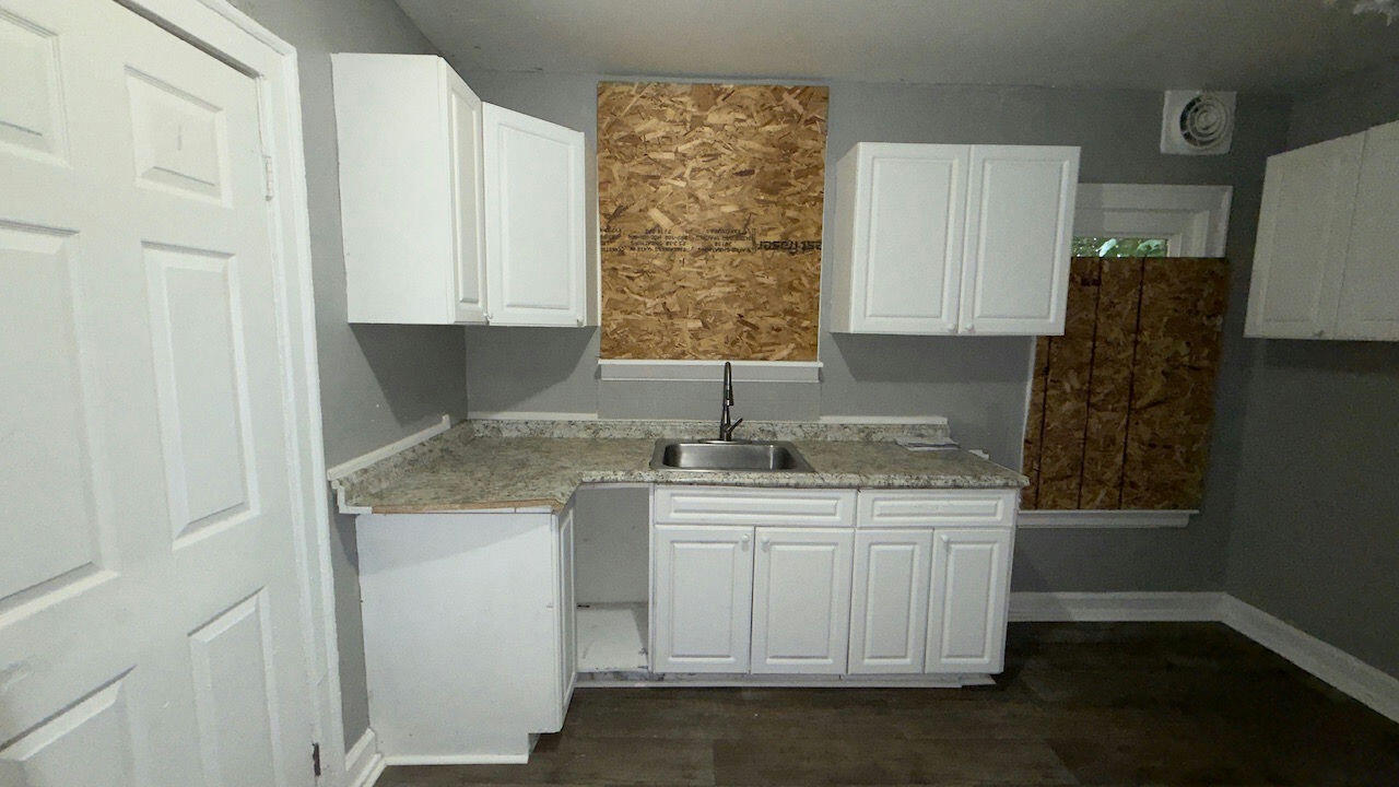 15887 Lauder Street Detroit, MI 48227 - Photo 6 of 19 zLZXfPPLcZ8u4ZoY59qpIk2zy7snn4ZzpiJ8uPgF