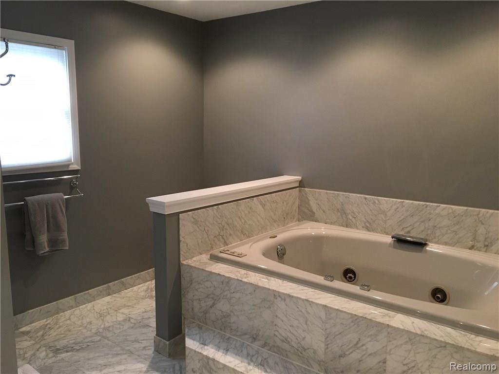 121 Maplefield Road Pleasant Ridge, MI 48069 - Photo 14 of 25