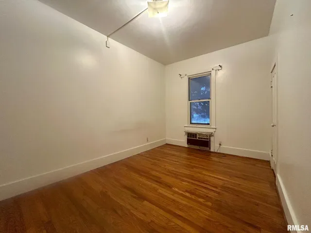 $89,900 | 1004 West Mill Street, Carbondale, IL 62901