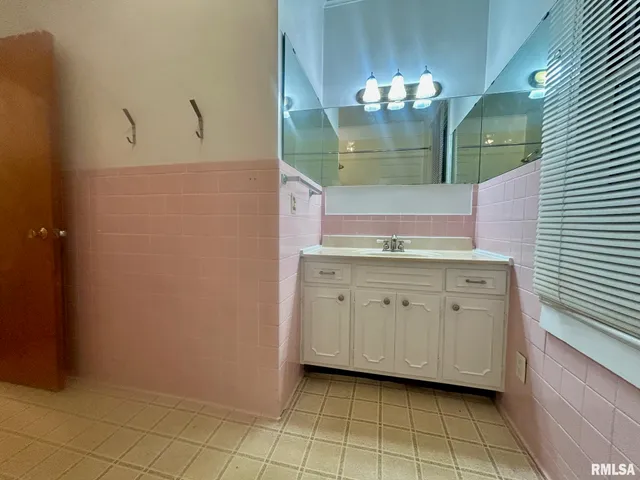 $89,900 | 1004 West Mill Street, Carbondale, IL 62901