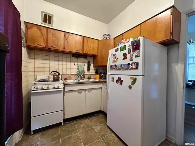 $89,900 | 1004 West Mill Street, Carbondale, IL 62901