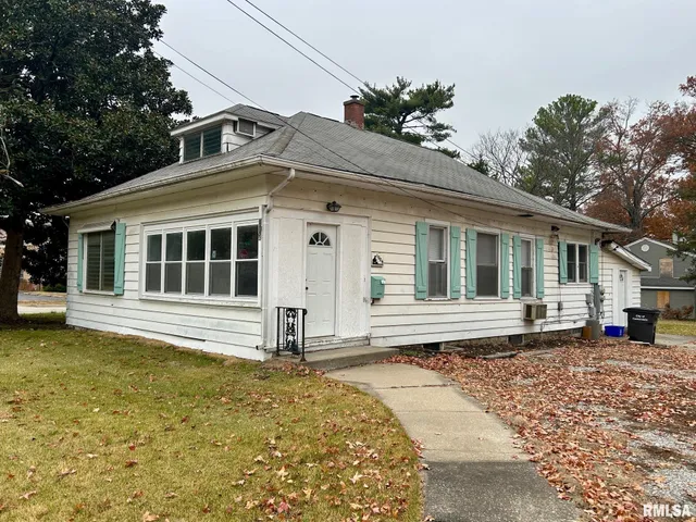 $89,900 | 1004 West Mill Street, Carbondale, IL 62901
