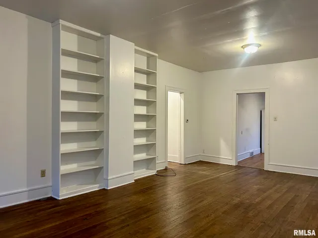 $89,900 | 1004 West Mill Street, Carbondale, IL 62901