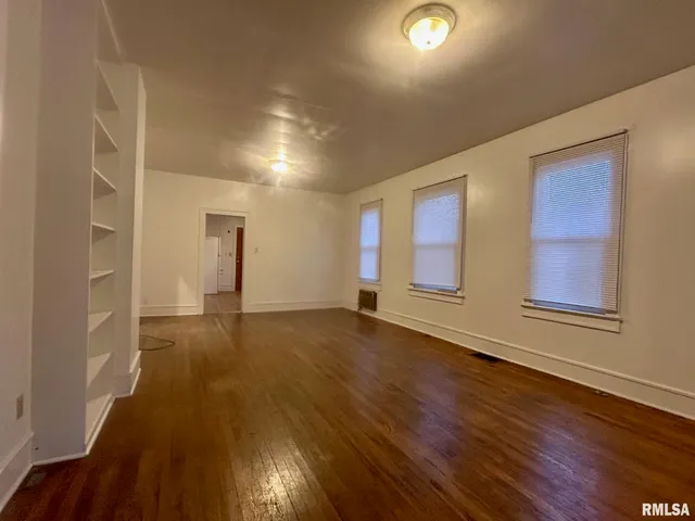 $89,900 | 1004 West Mill Street, Carbondale, IL 62901