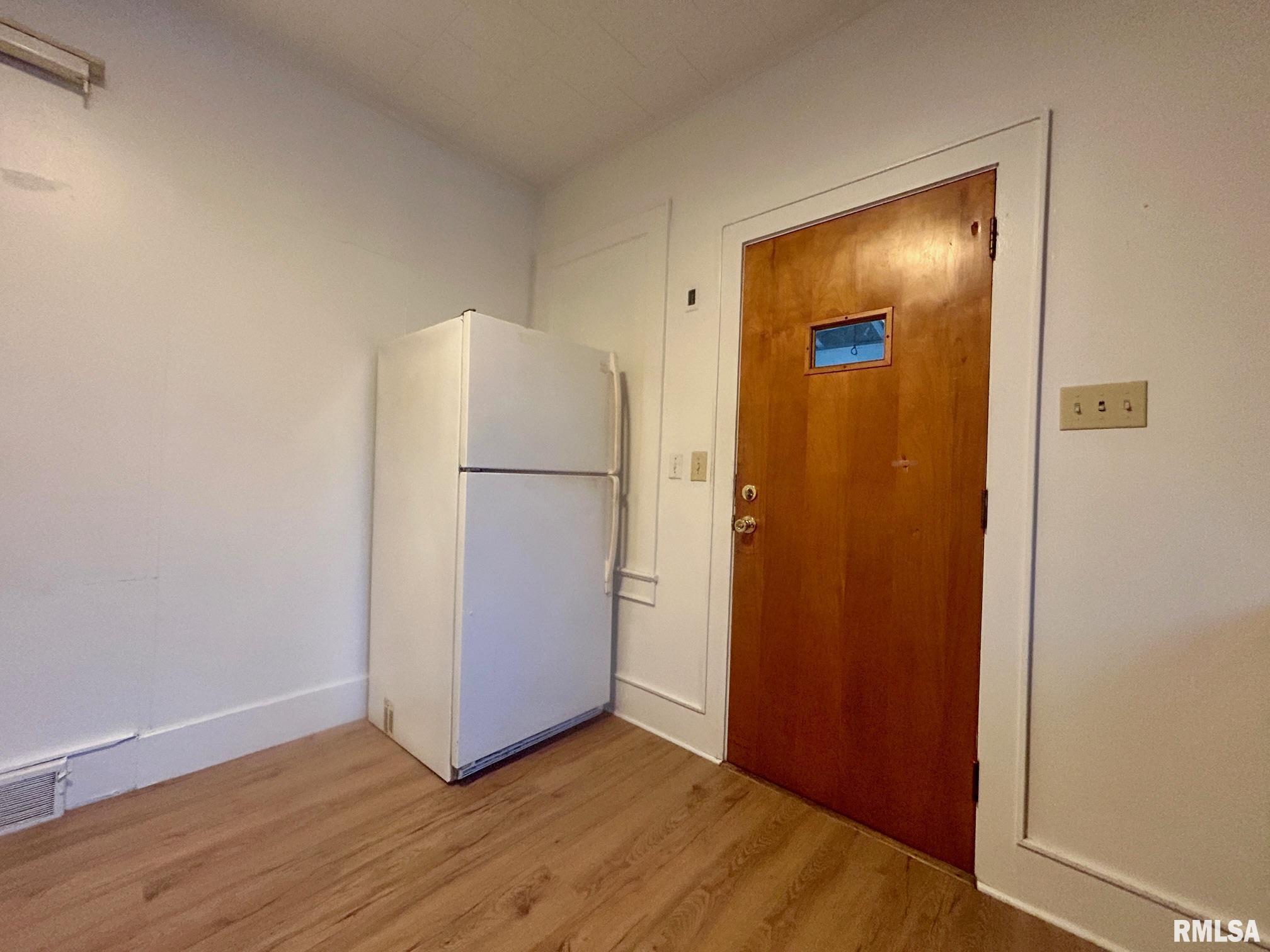 1004 West Mill Street Carbondale, IL 62901 - Photo 10 of 29