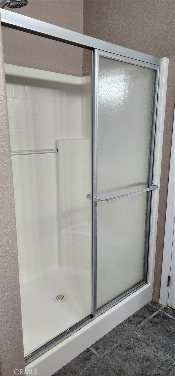 690 Riviera Drive Blythe, CA 92225 - Photo 38 of 50 Master shower