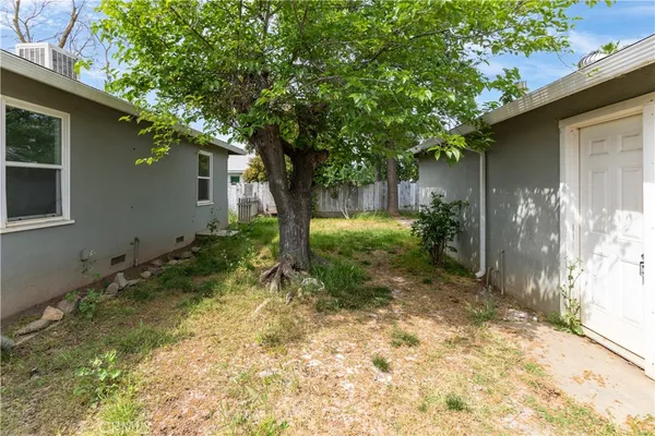 $299,999 | 789 Yosemite Parkway, Merced, CA 95340
