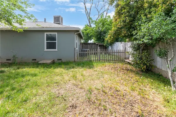$299,999 | 789 Yosemite Parkway, Merced, CA 95340