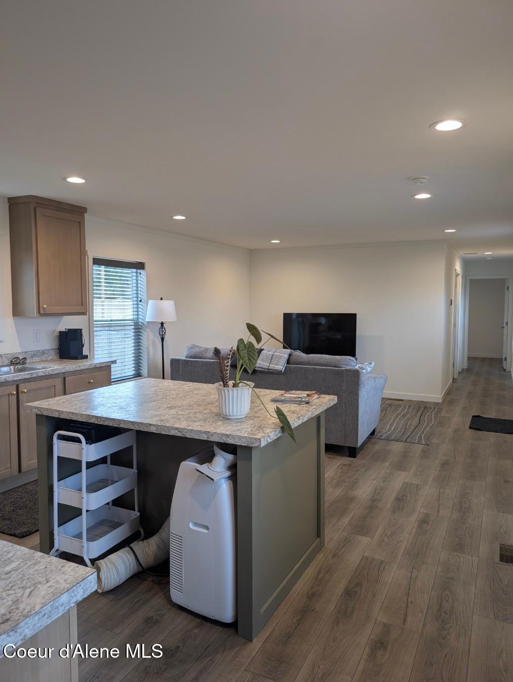 8 Diamond Road Bonners Ferry, ID 83805 - Photo 5 of 20 Breakfast bar