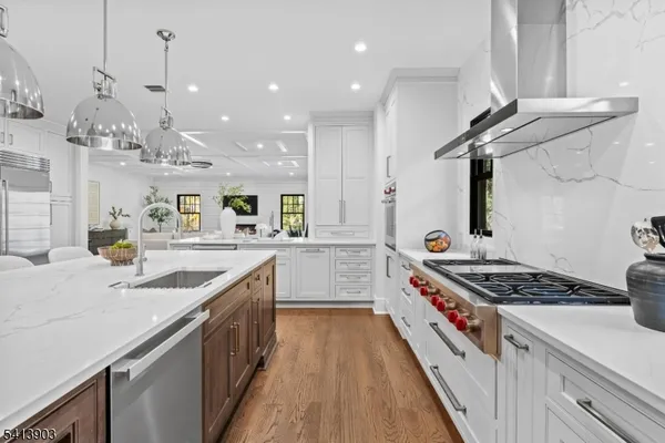 $5,288,000 | 330 Hartshorn Drive, Short Hills, NJ 07078