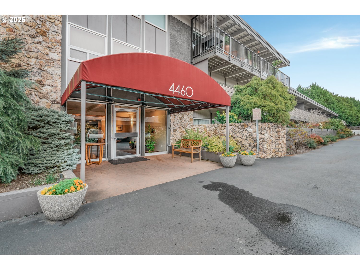 4460 Southwest Scholls Ferry Road, Unit 3 Portland, OR 97225 - Photo 26 of 36 Gallery Image 26