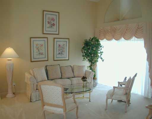 3300 Overlook Road Davie, FL 33328 - Photo 4 of 8 Living Room