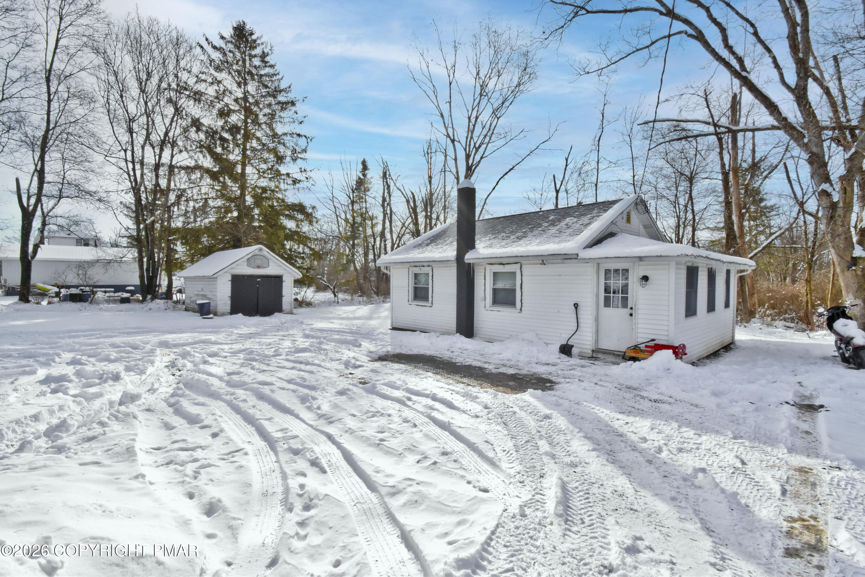 115 Squirrel Lane Cresco, PA 18326 - Photo 17 of 20 9 Exterior (5)