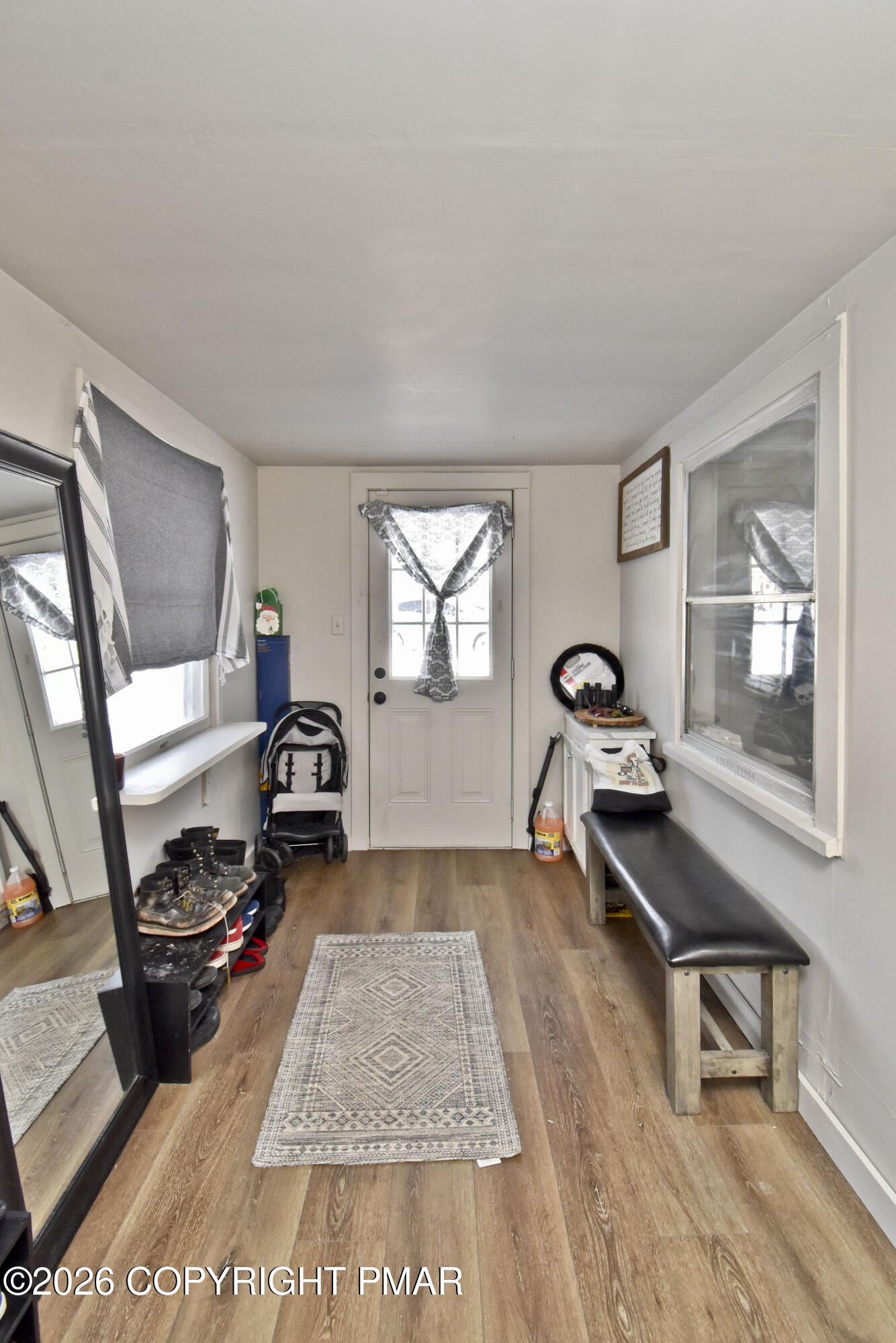 115 Squirrel Lane Cresco, PA 18326 - Photo 2 of 20 2 Foyer (1)