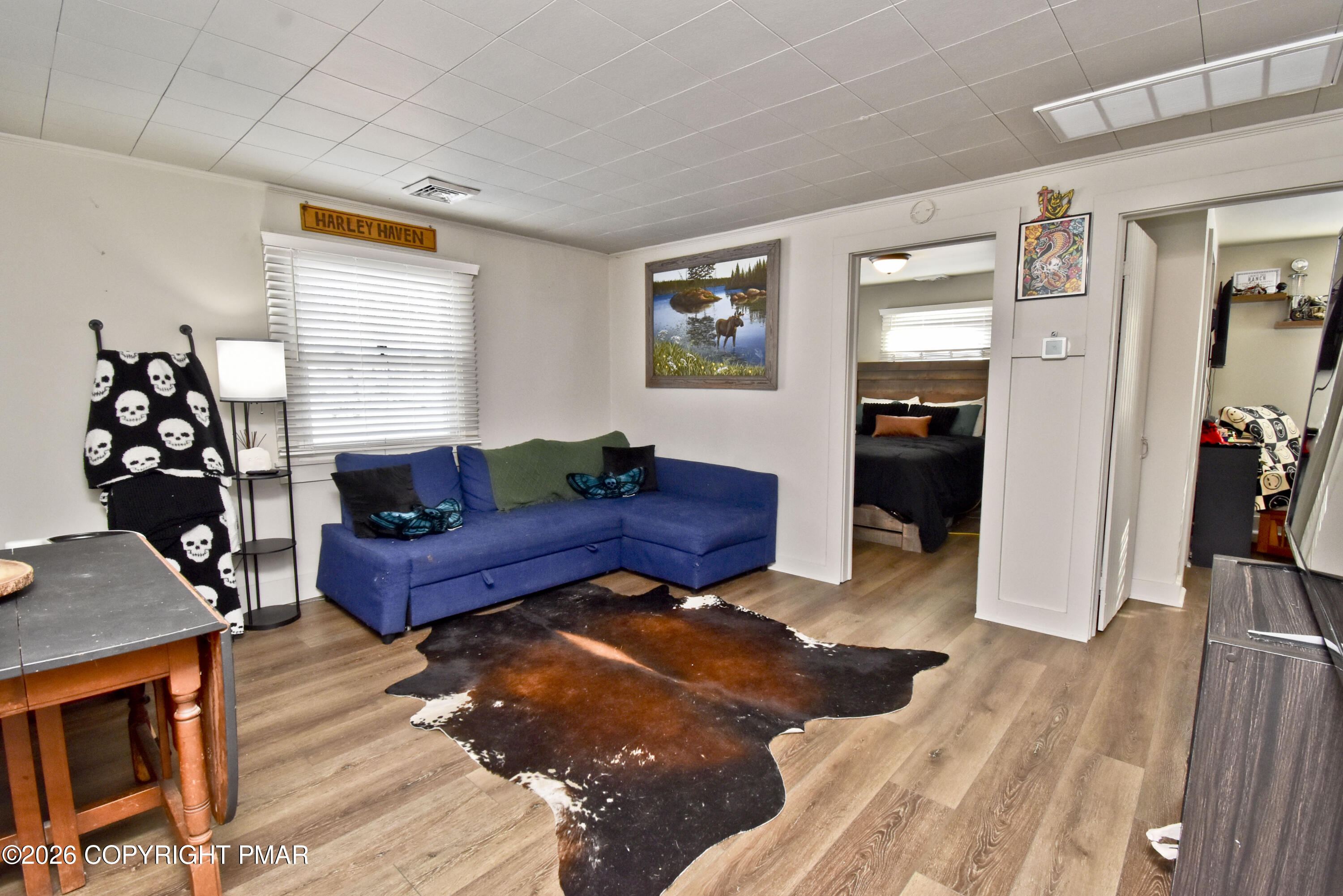 115 Squirrel Lane Cresco, PA 18326 - Photo 4 of 20 3 Living Room (1)