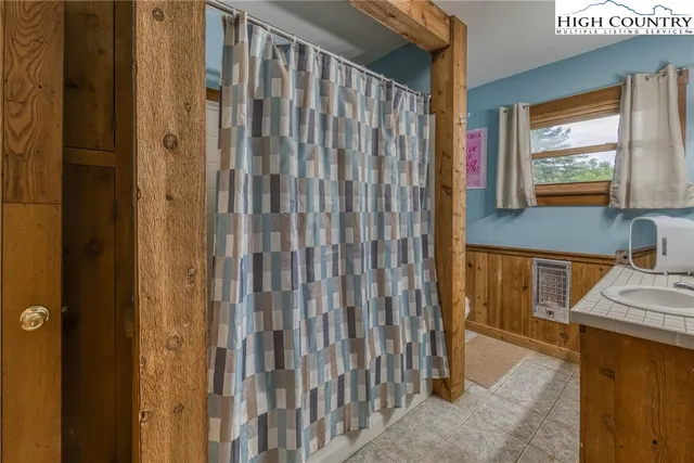 $1,455,000 | 183 Windshaken Lane, Newland, NC 28657